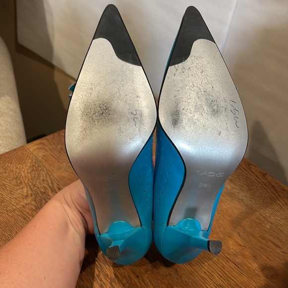 Voz turquoise perforated pointed toed heels size 6 1/2 - Picture 6 of 7